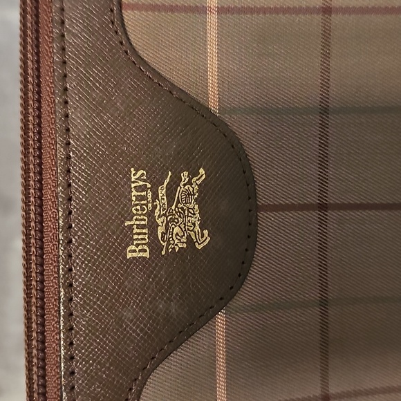 Burberrys Brown And Tan Accessory Pouch with Classic Design - Picture 2 of 9